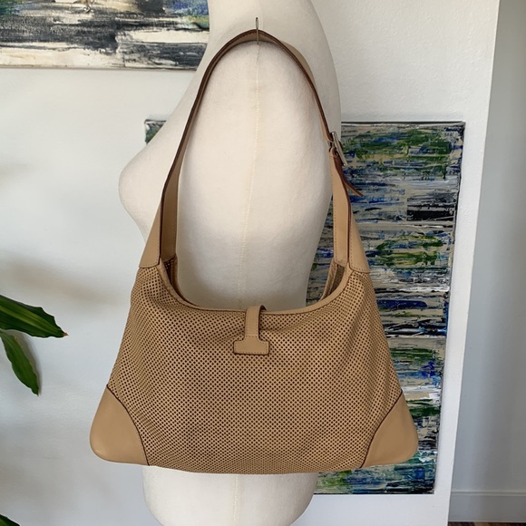 Gucci Beige Perforated Jackie Leather Shoulder Bag Used Authentic - Picture 2 of 16